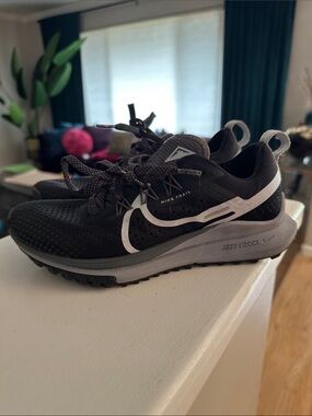 Nike Women’s Pegasus Trail Running Shoes - Black and White